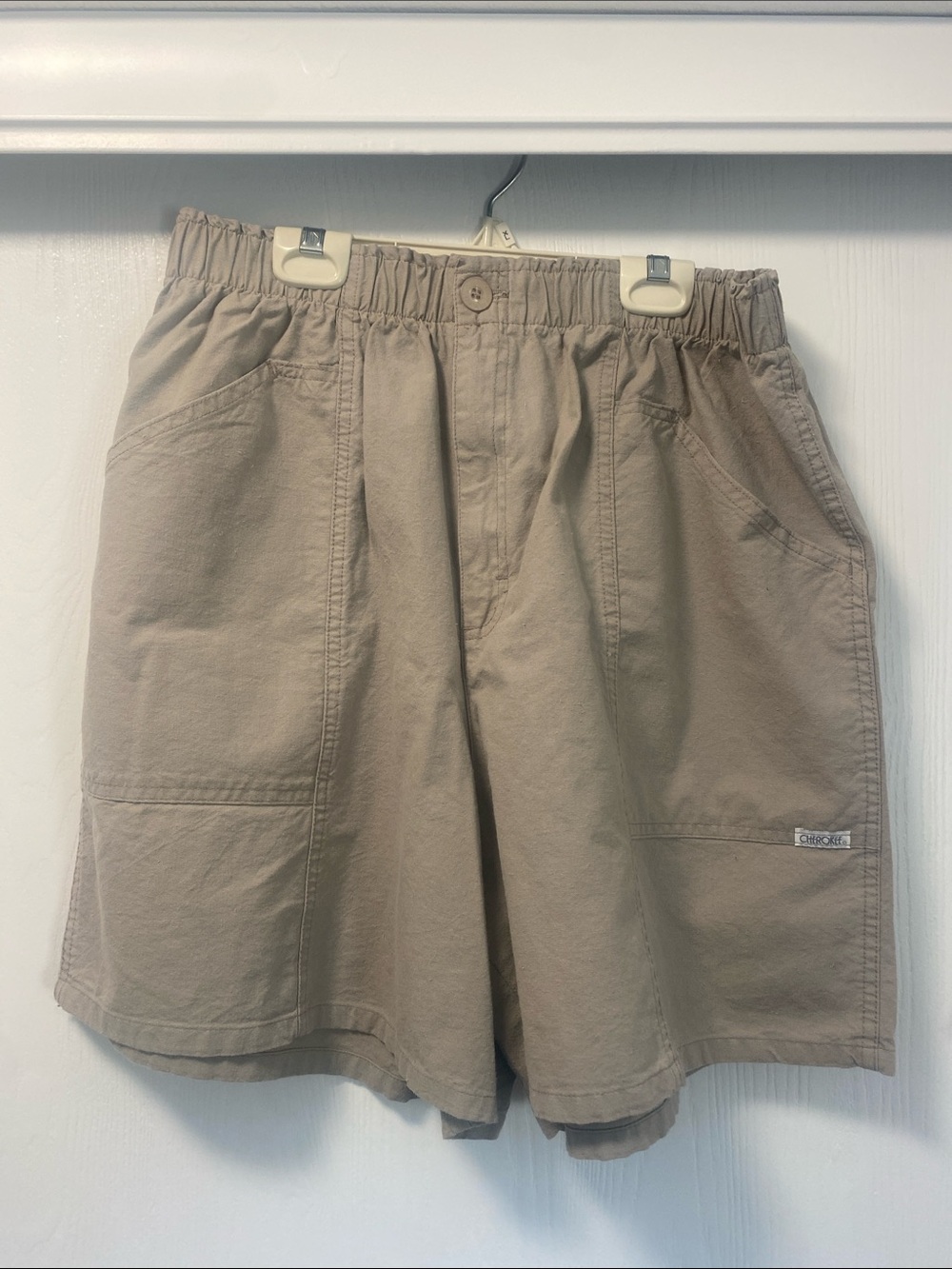 Women’s Cherokee Khaki Cargo Shorts - Picture 1 of 4